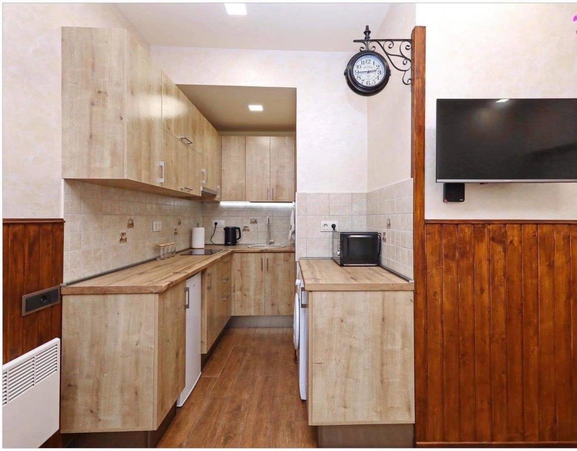 Family Mini-Hotel Martirosyan'S And Tours Єреван Екстер'єр фото