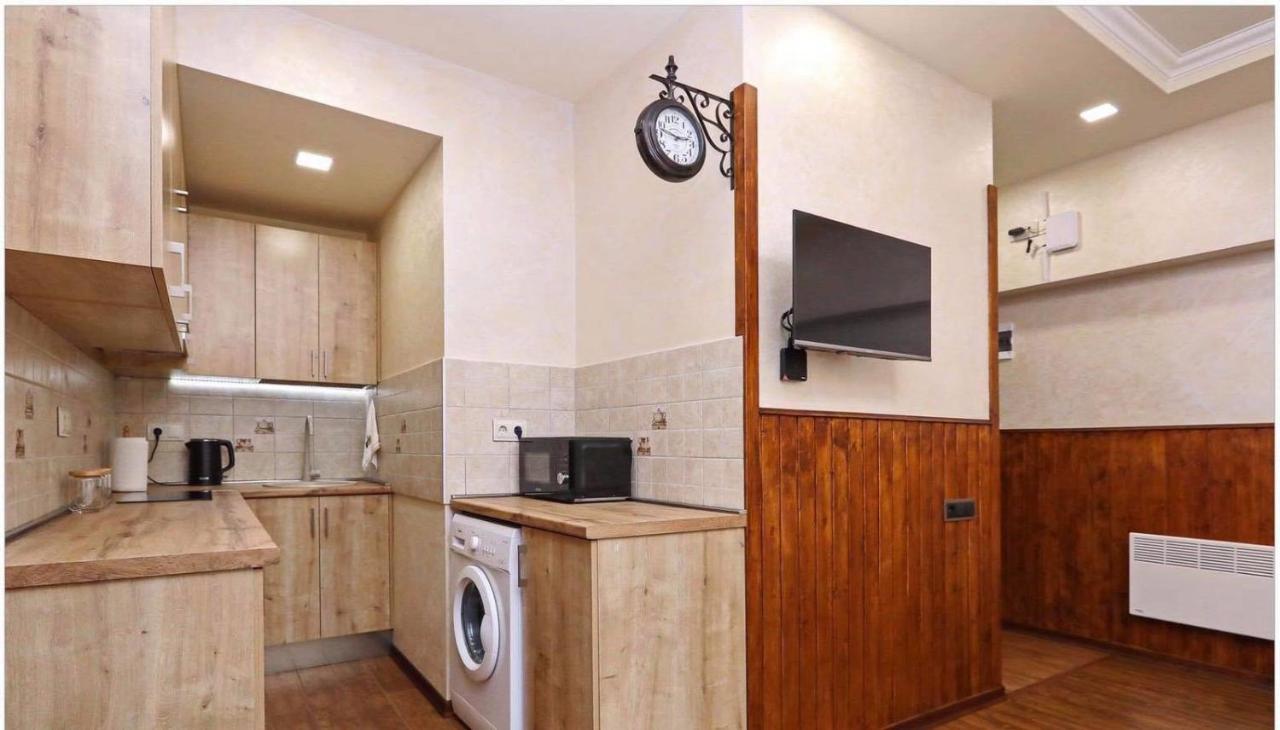 Family Mini-Hotel Martirosyan'S And Tours Єреван Екстер'єр фото