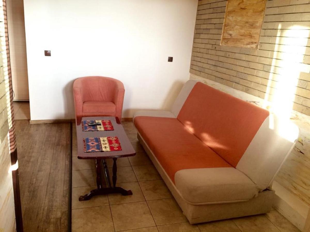 Family Mini-Hotel Martirosyan'S And Tours Єреван Номер фото